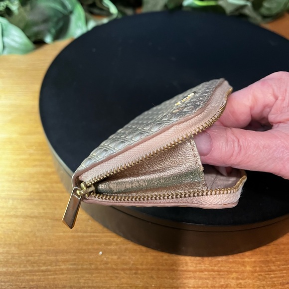 Tory Burch Rose Gold Quilted Wallet - Picture 5 of 5